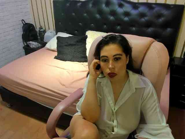 nikki-nikoll webcam