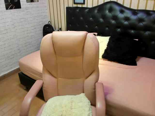 nikki-nikoll Live Webcam on BongaCams