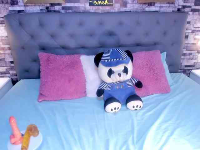 nikki-nikoll webcam
