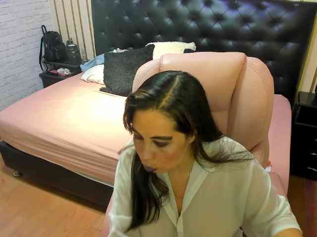 nikki-nikoll webcam