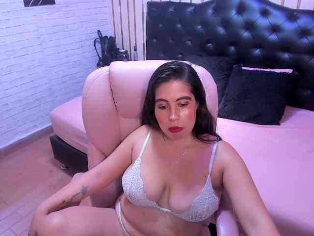 nikki-nikoll webcam
