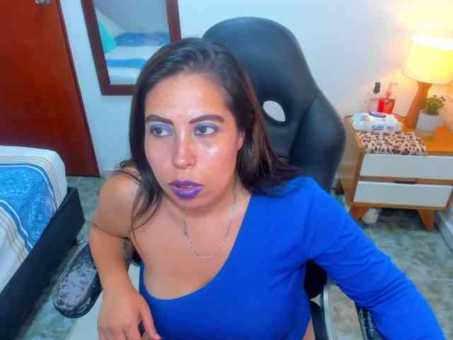 nikki-nikoll webcam