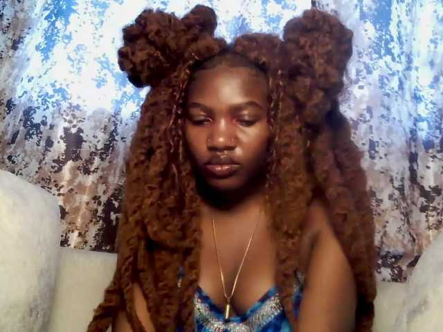 ChocolataPeach live cam on BongaCams
