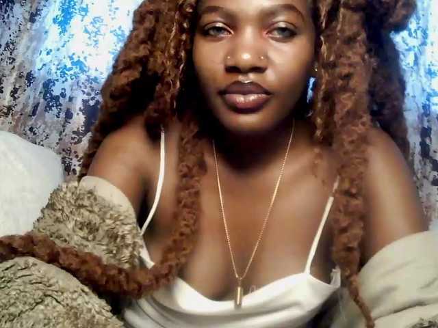 ChocolataPeach live cam on BongaCams