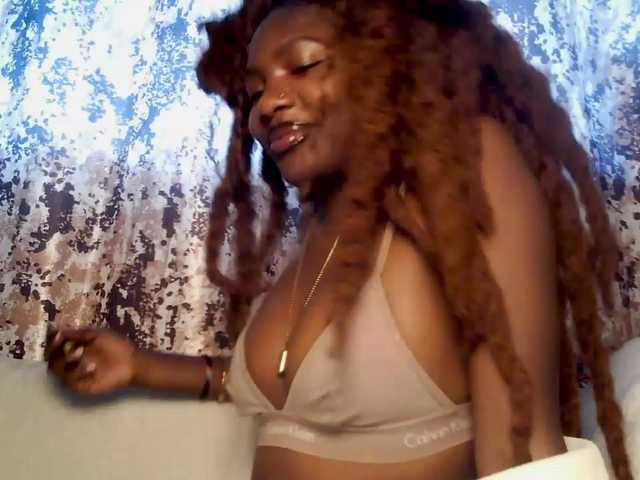ChocolataPeach live cam on BongaCams