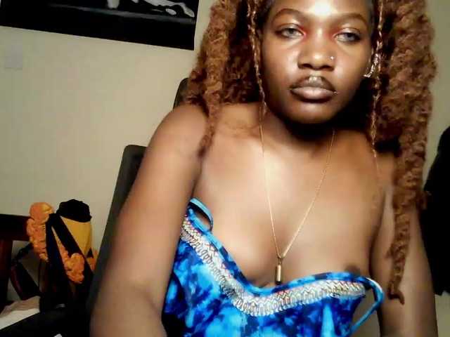 ChocolataPeach webcam bongacams model stream image