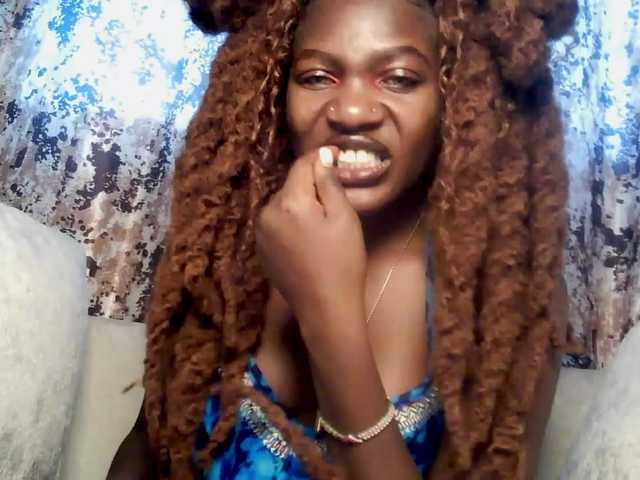 ChocolataPeach live cam on BongaCams