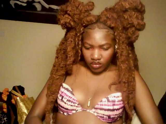 ChocolataPeach live cam on BongaCams