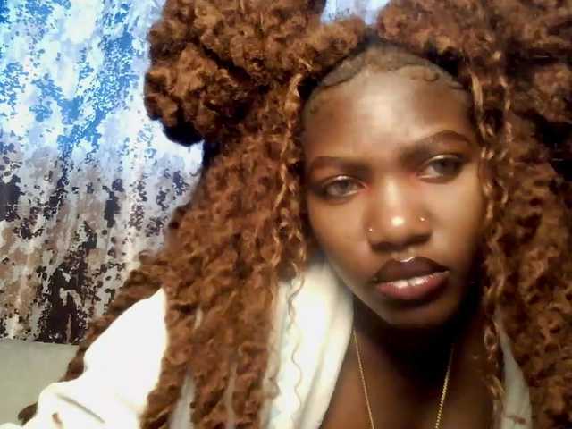 ChocolataPeach live cam on BongaCams