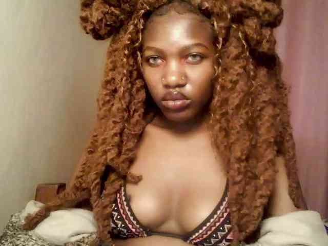 ChocolataPeach webcam
