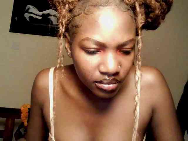 ChocolataPeach webcam