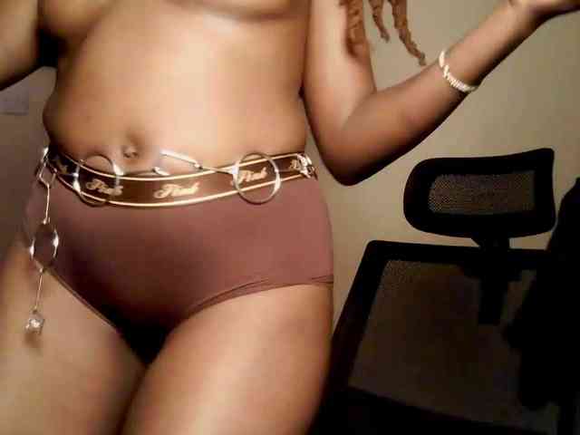ChocolataPeach webcam