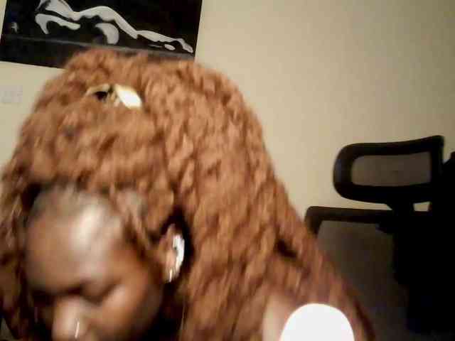 ChocolataPeach webcam