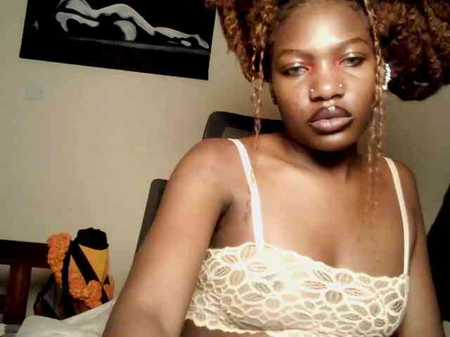 ChocolataPeach webcam