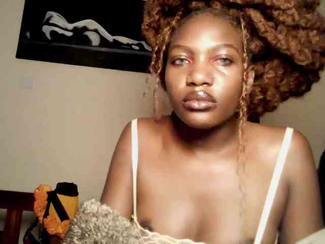 ChocolataPeach webcam