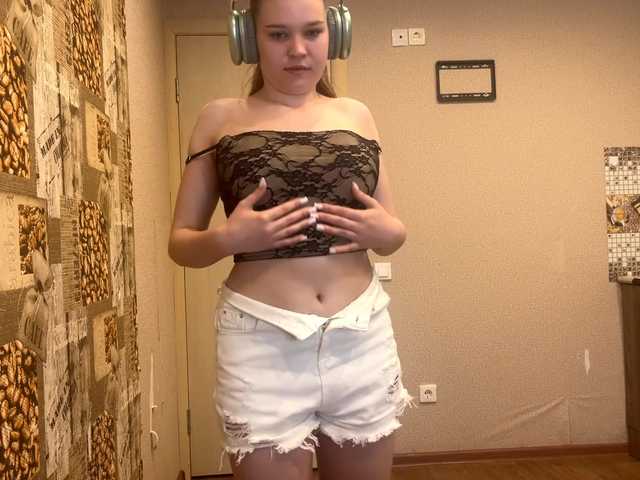 DaniMcgorry live cam on BongaCams