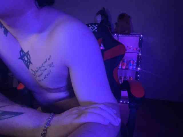 -ELIGOS- Sex Cam Show