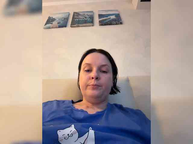 MissFrenchi webcam