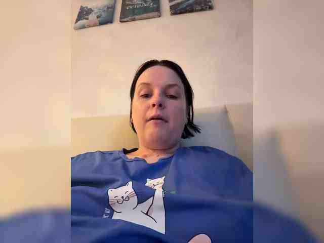 MissFrenchi webcam