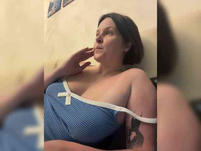 MissFrenchi webcam