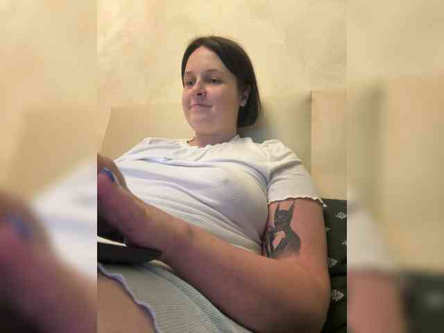 MissFrenchi webcam