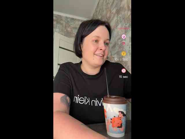 MissFrenchi webcam