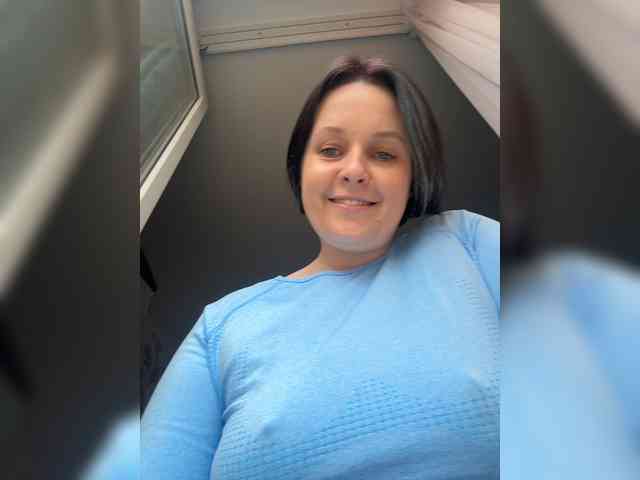 MissFrenchi webcam