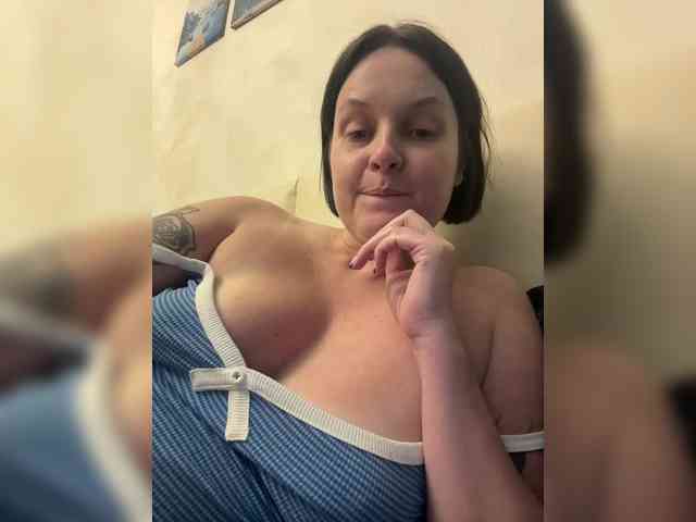 MissFrenchi webcam