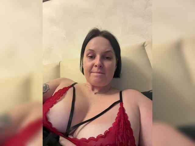 MissFrenchi webcam