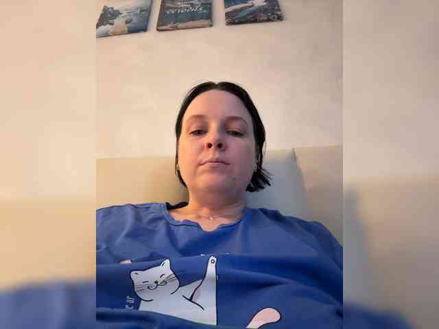 MissFrenchi webcam