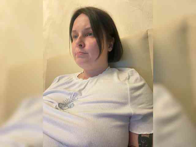 MissFrenchi webcam