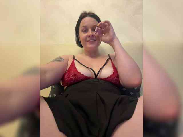MissFrenchi webcam