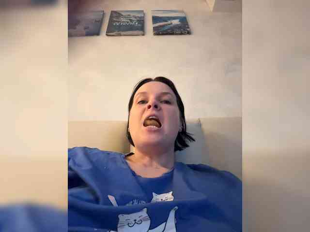 MissFrenchi webcam