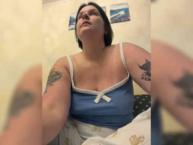 MissFrenchi webcam