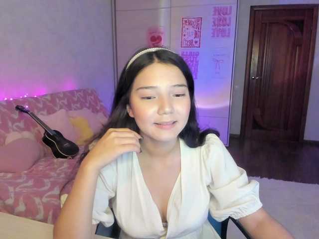 MilanaMittt live webcam show