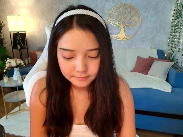 MilanaMittt webcam
