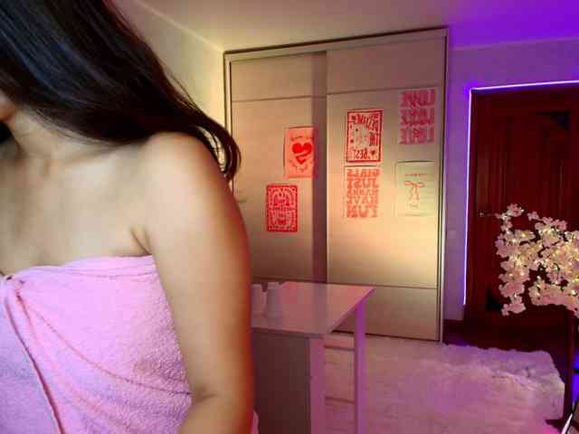 MilanaMittt webcam