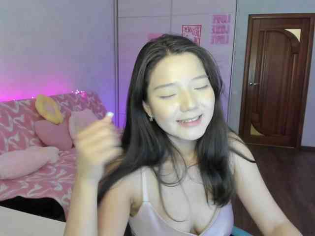 MilanaMittt webcam