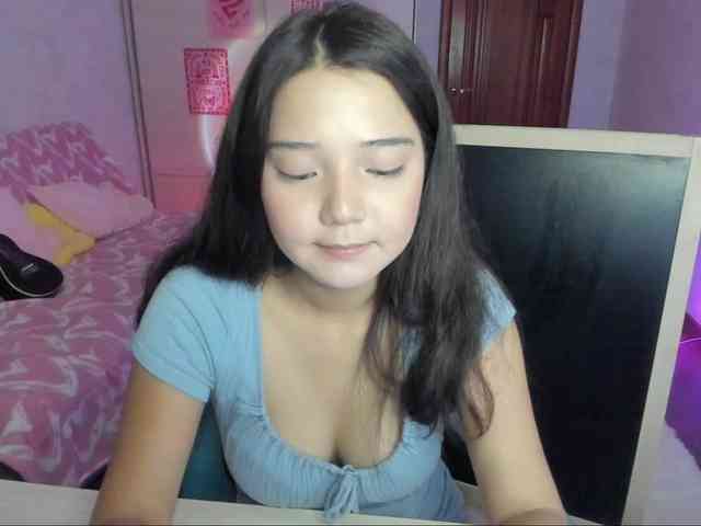MilanaMittt webcam