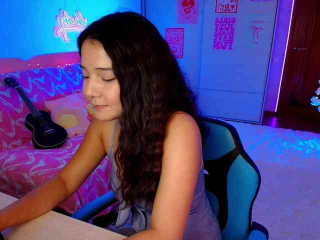 MilanaMittt webcam