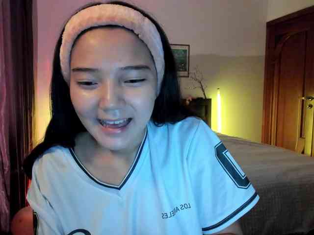 MilanaMittt webcam