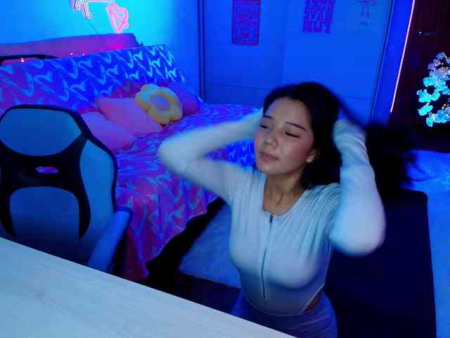 MilanaMittt webcam