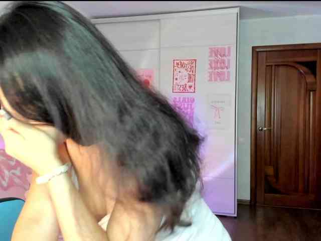 MilanaMittt webcam