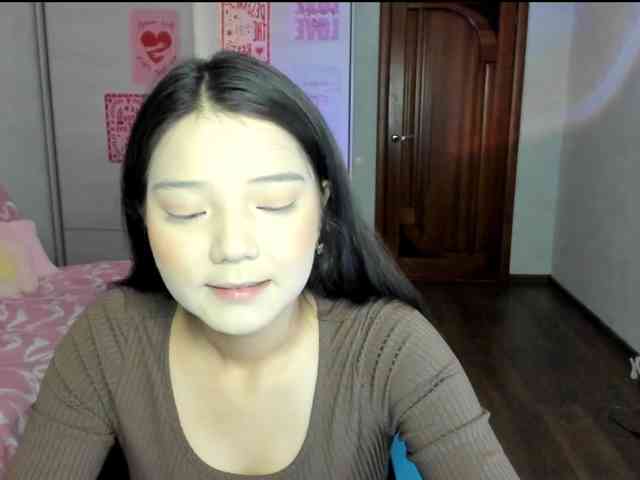 MilanaMittt webcam