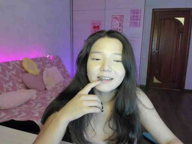 MilanaMittt webcam