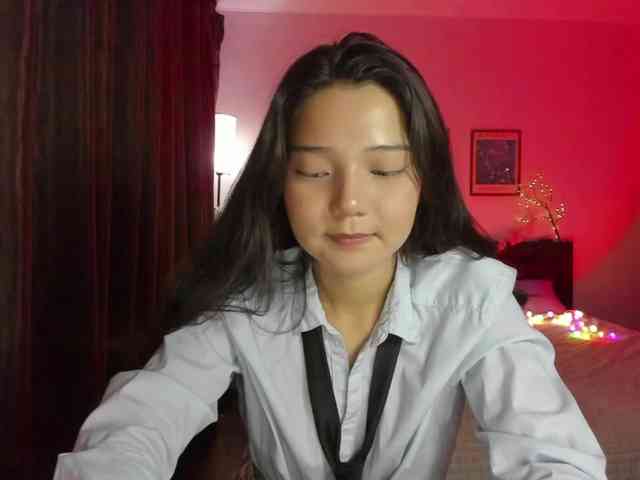 MilanaMittt webcam