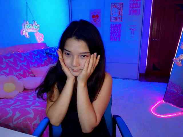 MilanaMittt webcam