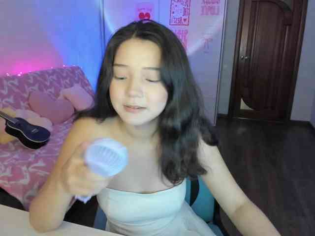 MilanaMittt webcam