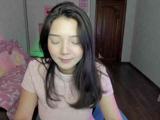 MilanaMittt webcam