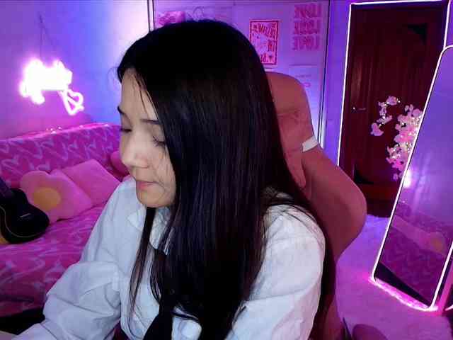 MilanaMittt webcam